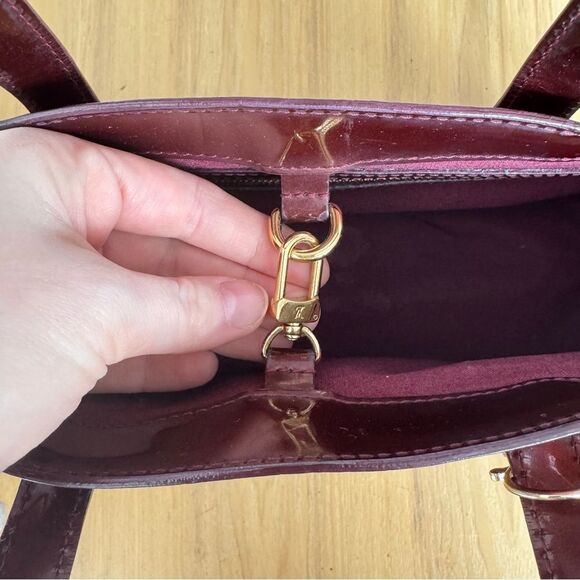 ✅AUTHENTIC✅ LOUIS VUITTON WILSHIRE PM BORDEAUX VERNIS - Picture 9 of 15